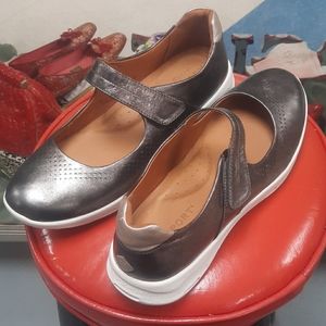 ROCKPORT WALKING SHOES 👞